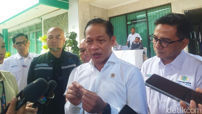 Menteri LH Cek KBN Marunda, Antisipasi Pencemaran Udara Jelang Kemarau - Update 2